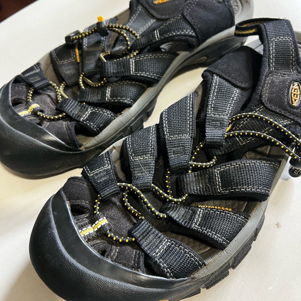 KEEN Men’s Black and Yellow Outdoor Sandals